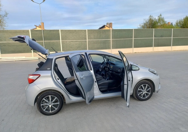 Toyota Yaris cena 56000 przebieg: 67000, rok produkcji 2019 z Niepołomice małe 326